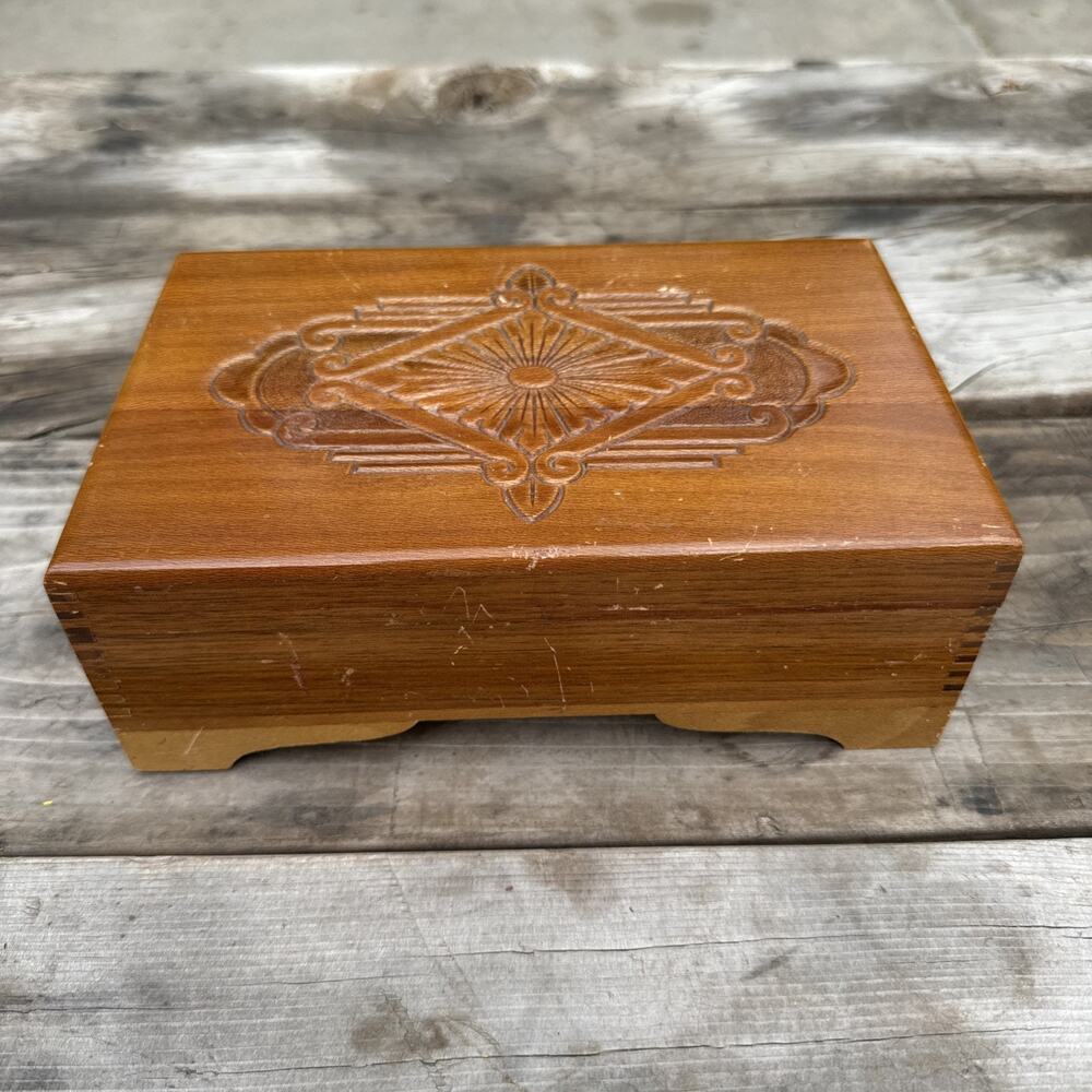 Vintage Hand Carved Footed Cedar Wood Trinket Jewelry Box Hinged Lid Art Deco